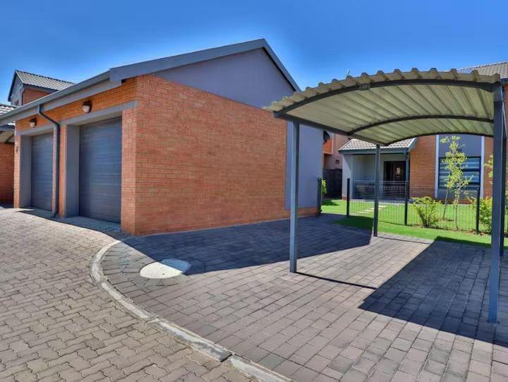 To Let 3 Bedroom Property for Rent in Roodeplaat Gauteng
