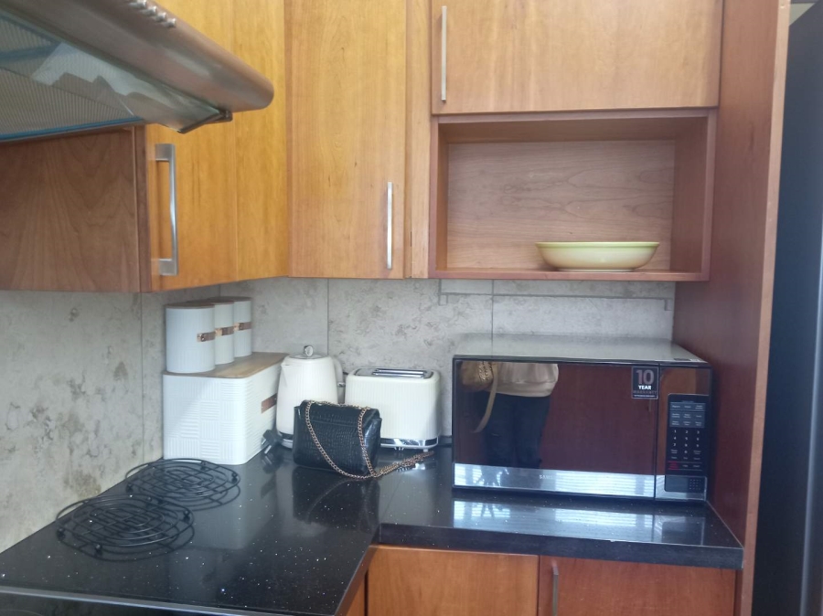 To Let 1 Bedroom Property for Rent in Illovo Gauteng