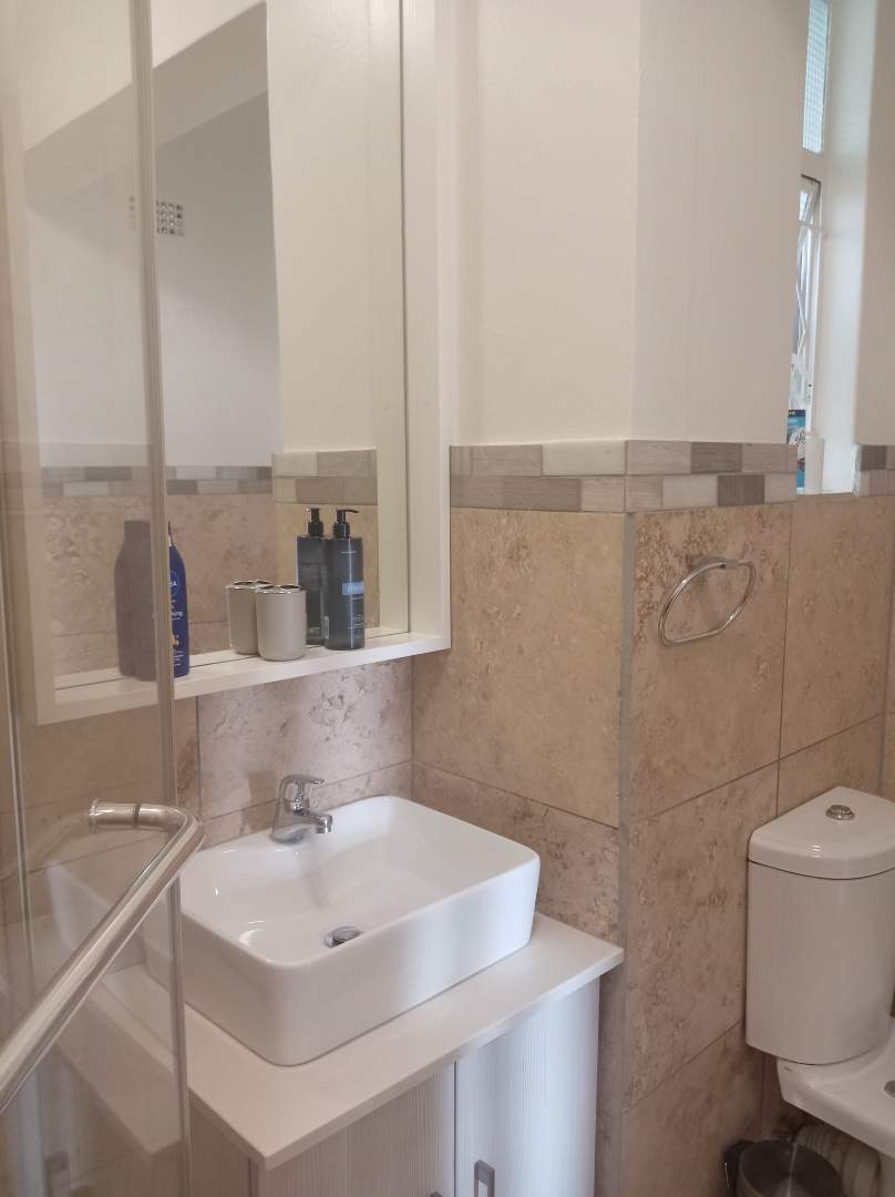 To Let 1 Bedroom Property for Rent in Illovo Gauteng