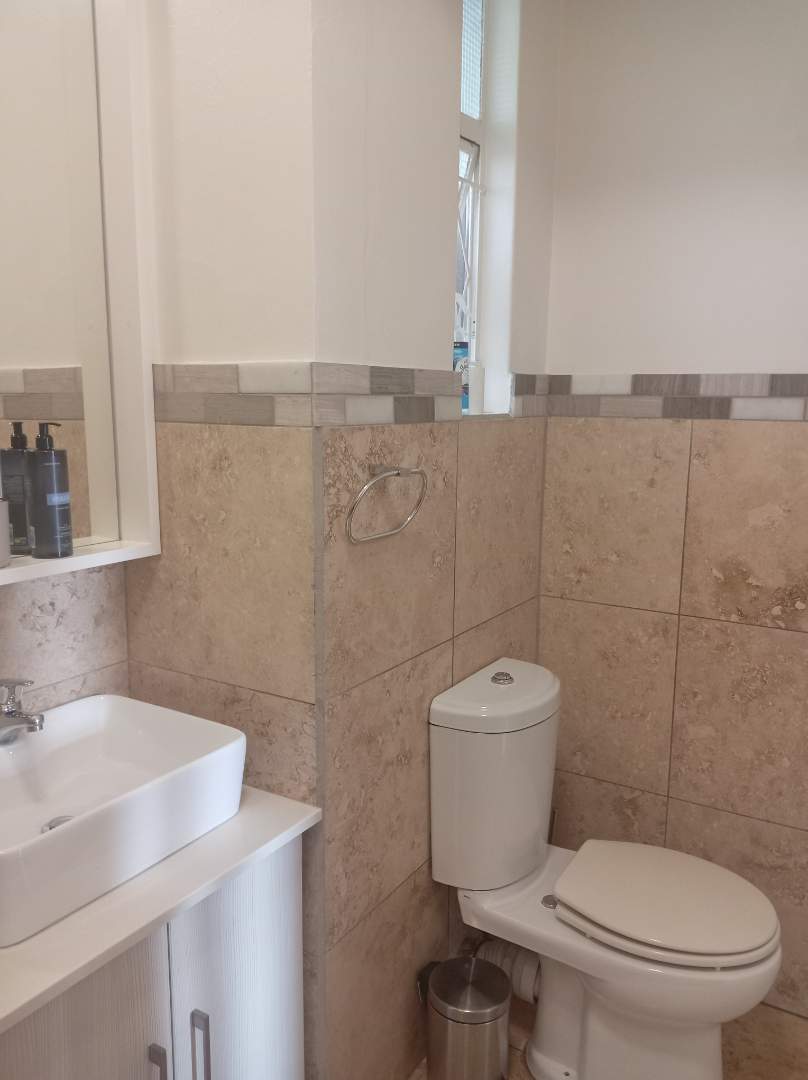 To Let 1 Bedroom Property for Rent in Illovo Gauteng