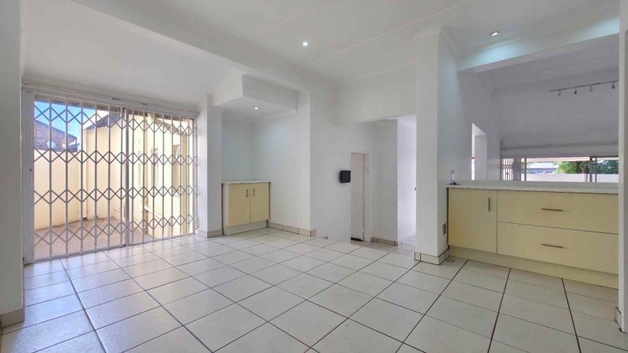 To Let 3 Bedroom Property for Rent in Sandown Gauteng