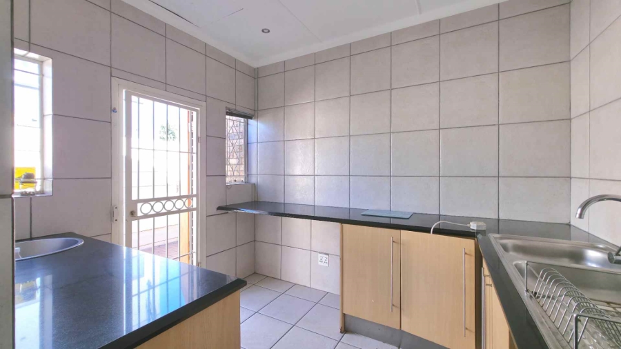 To Let 3 Bedroom Property for Rent in Sandown Gauteng