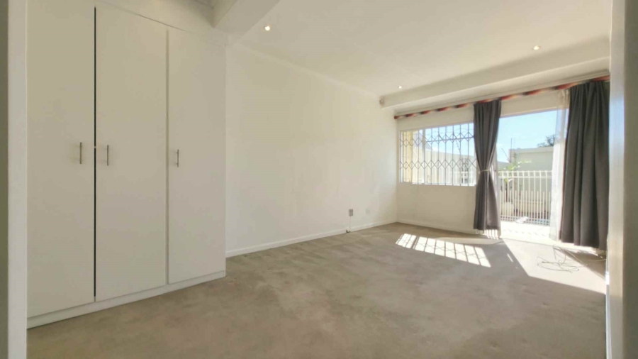 To Let 3 Bedroom Property for Rent in Sandown Gauteng