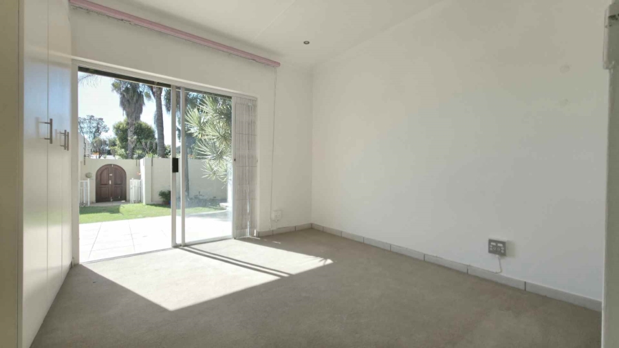 To Let 3 Bedroom Property for Rent in Sandown Gauteng