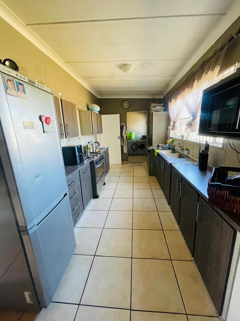 To Let 3 Bedroom Property for Rent in Birchleigh Gauteng