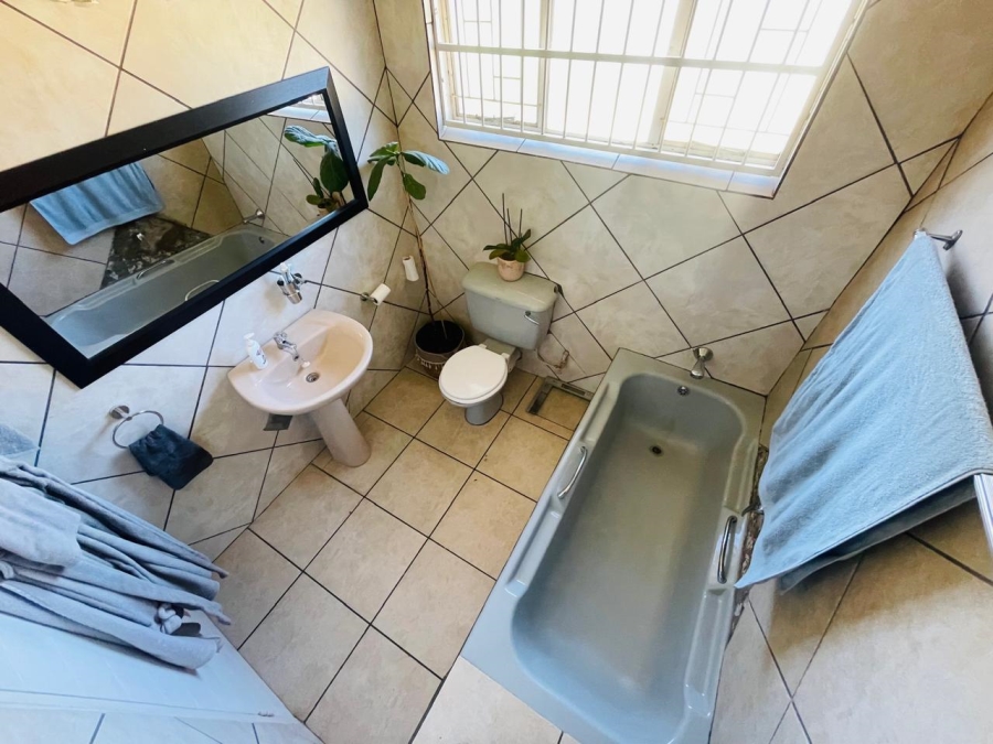 To Let 3 Bedroom Property for Rent in Birchleigh Gauteng