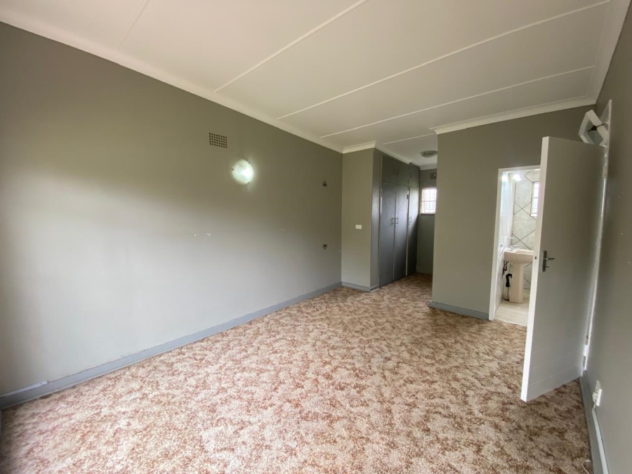 3 Bedroom Property for Sale in Birchleigh Gauteng