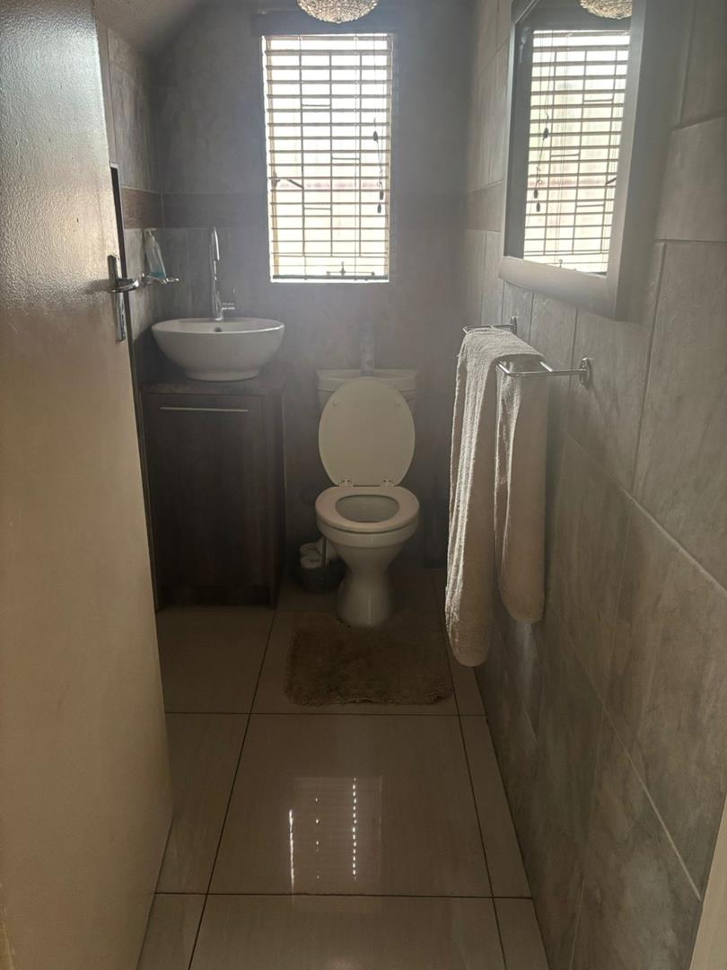4 Bedroom Property for Sale in Birchleigh North Gauteng