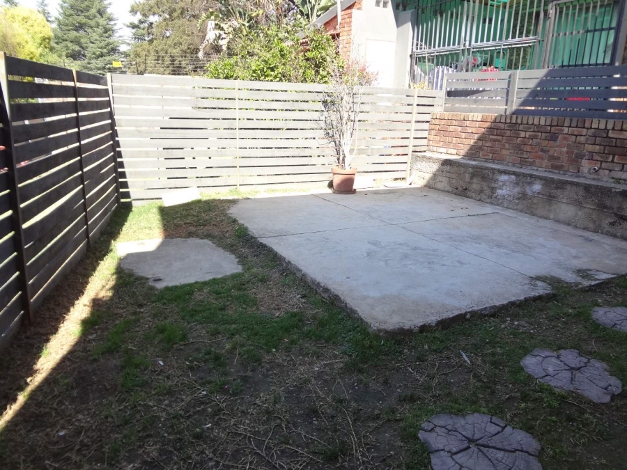 2 Bedroom Property for Sale in Hurlingham Manor Gauteng