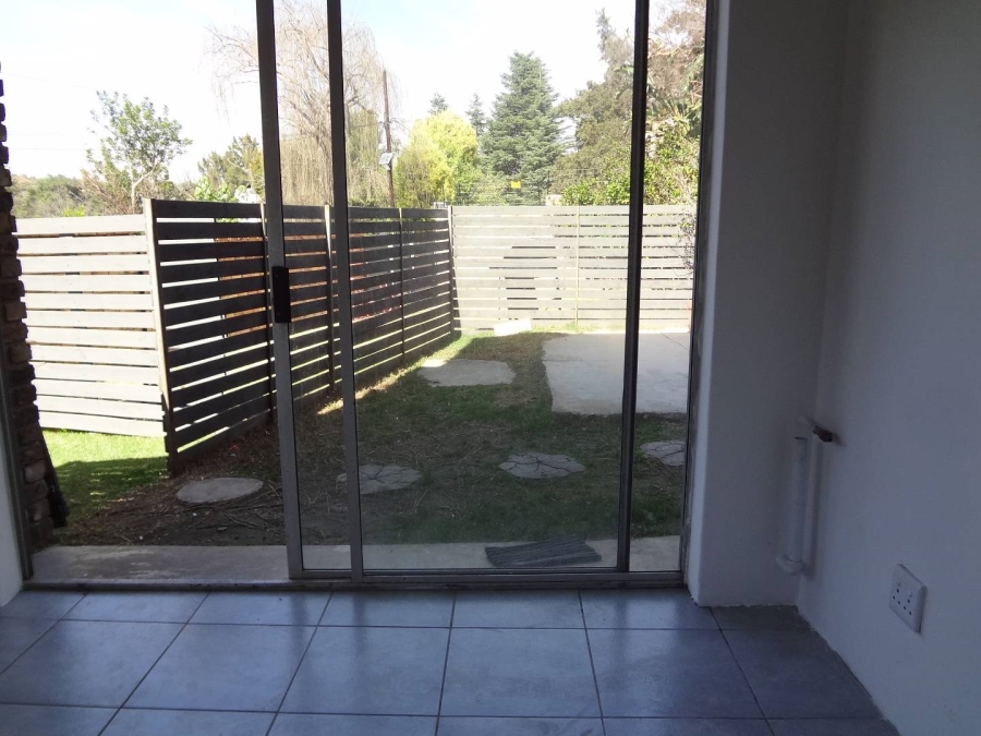 2 Bedroom Property for Sale in Hurlingham Manor Gauteng