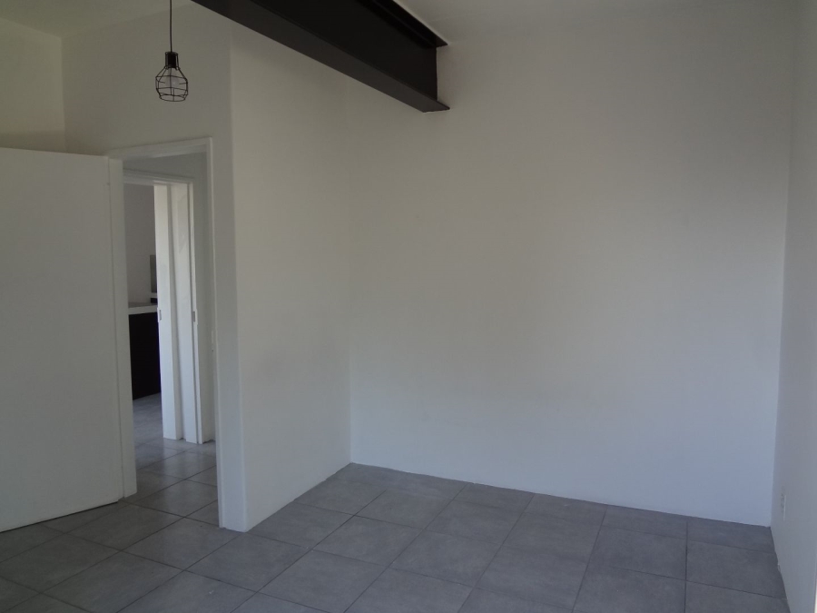 2 Bedroom Property for Sale in Hurlingham Manor Gauteng