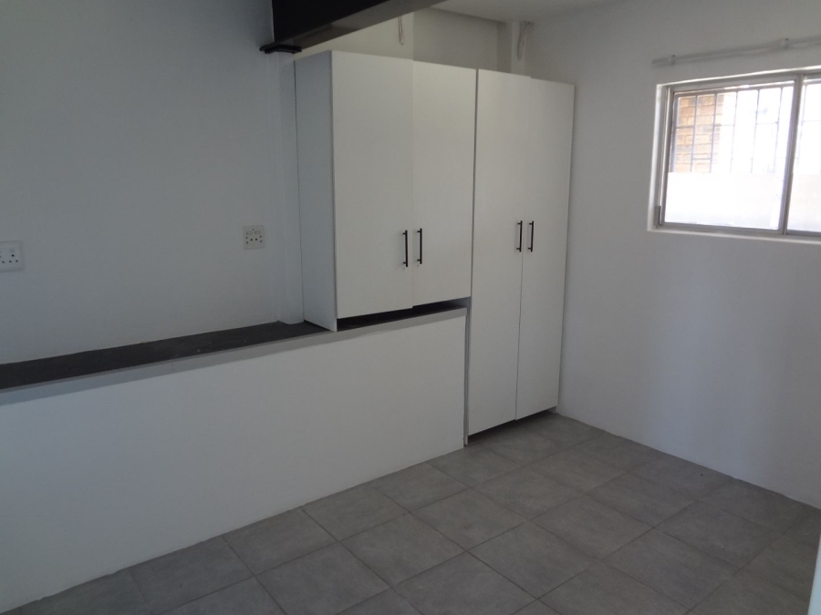 2 Bedroom Property for Sale in Hurlingham Manor Gauteng