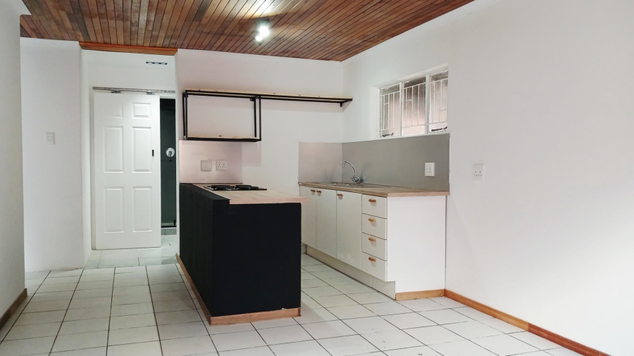 To Let 2 Bedroom Property for Rent in Hurlingham Manor Gauteng