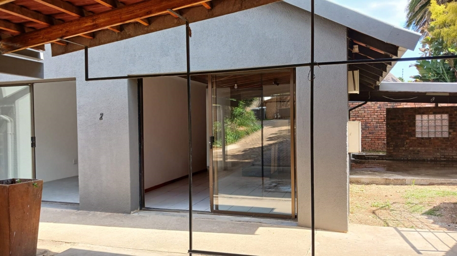 To Let 2 Bedroom Property for Rent in Hurlingham Manor Gauteng