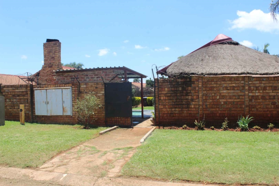 To Let 2 Bedroom Property for Rent in Hesteapark Gauteng