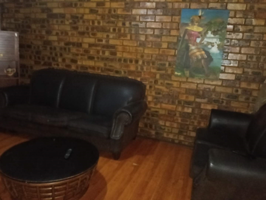 4 Bedroom Property for Sale in Crystal Park Gauteng