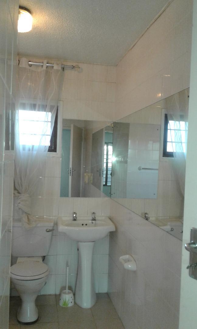 To Let 2 Bedroom Property for Rent in Craighall Park Gauteng