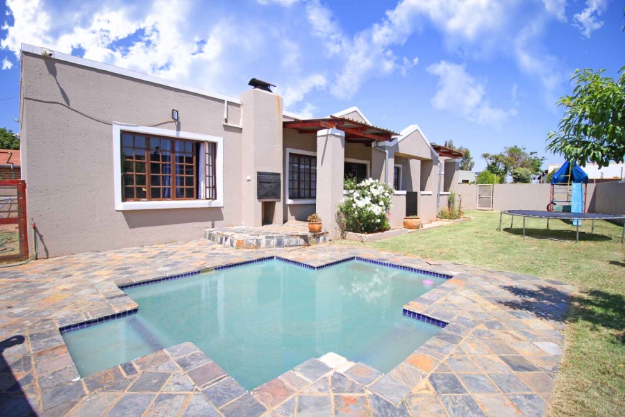 3 Bedroom Property for Sale in Eike Park Gauteng