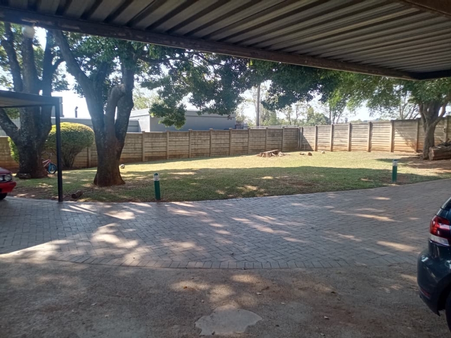 To Let 3 Bedroom Property for Rent in Allens Nek Gauteng