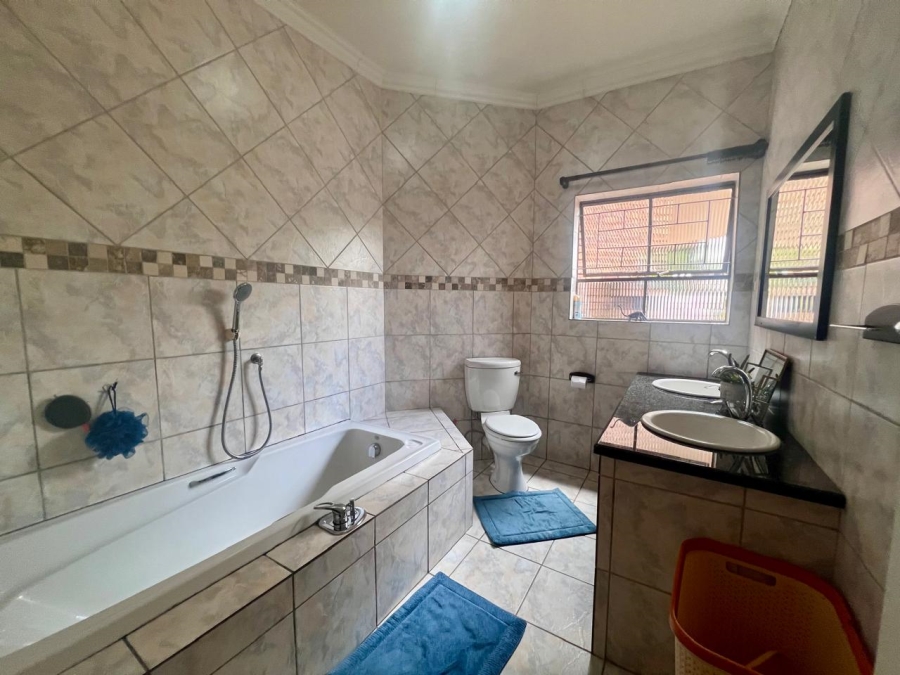 4 Bedroom Property for Sale in Terenure Gauteng