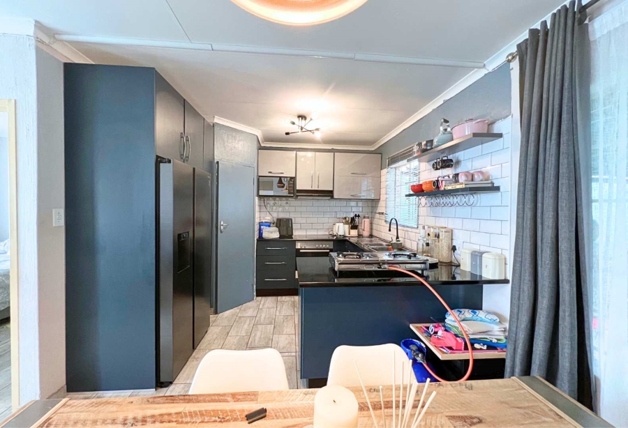 3 Bedroom Property for Sale in Annlin Gauteng