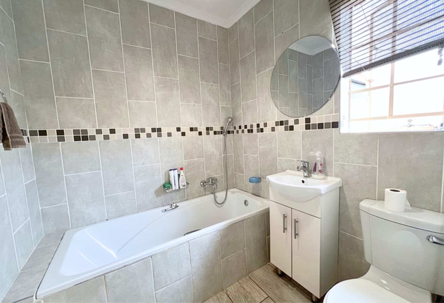 3 Bedroom Property for Sale in Annlin Gauteng