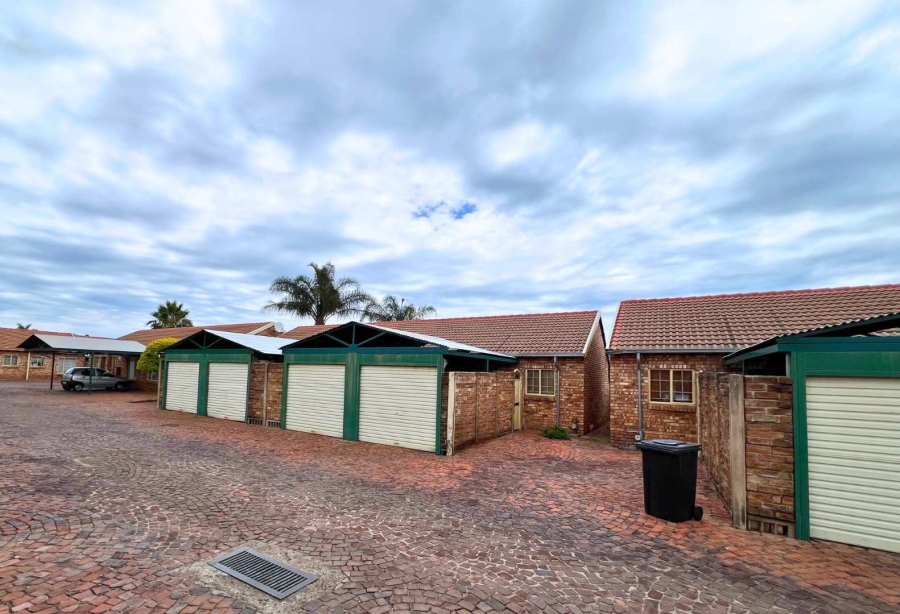 3 Bedroom Property for Sale in Annlin Gauteng
