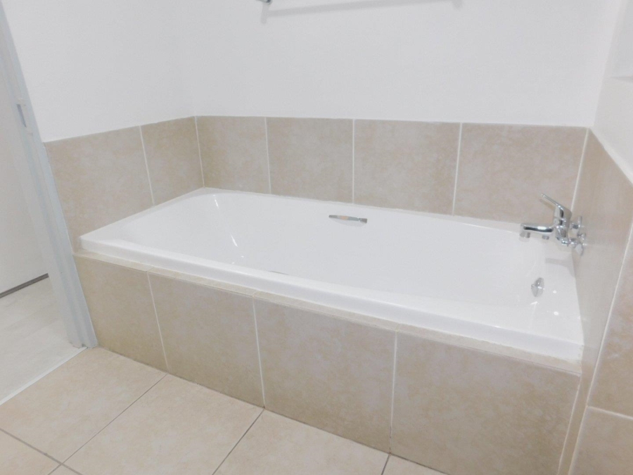 To Let 3 Bedroom Property for Rent in Strathavon Gauteng