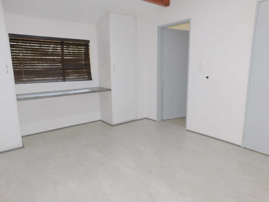 To Let 3 Bedroom Property for Rent in Strathavon Gauteng