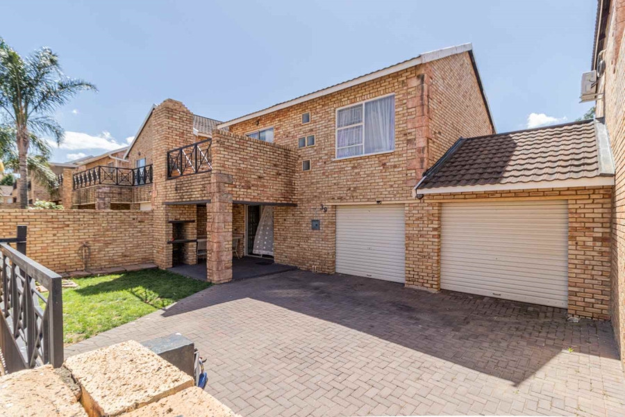 To Let 3 Bedroom Property for Rent in Wilgeheuwel Gauteng