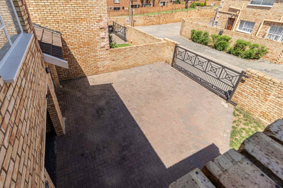 To Let 3 Bedroom Property for Rent in Wilgeheuwel Gauteng