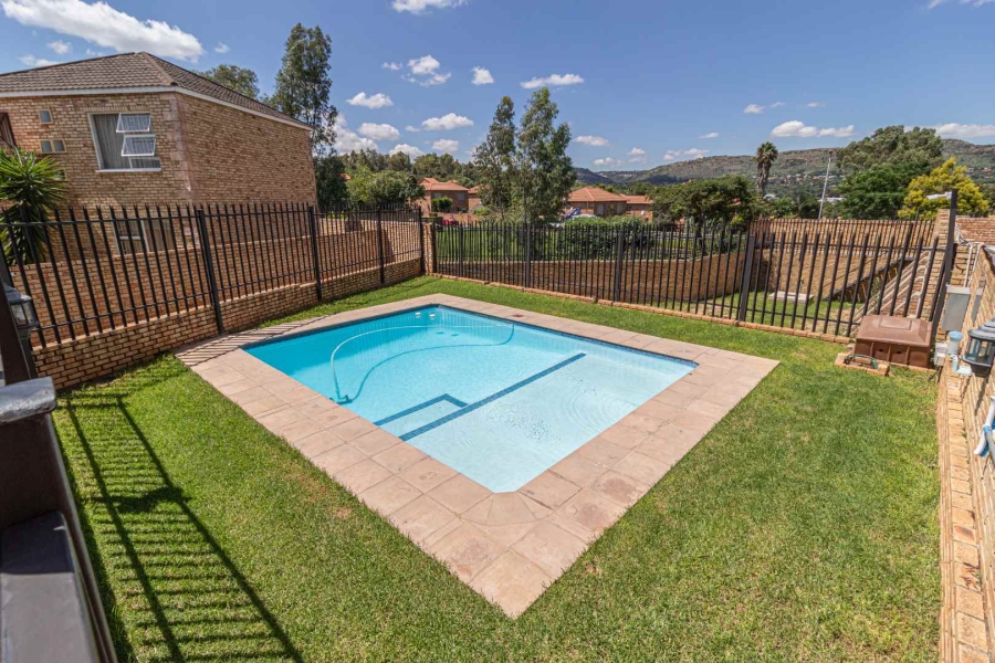 To Let 3 Bedroom Property for Rent in Wilgeheuwel Gauteng