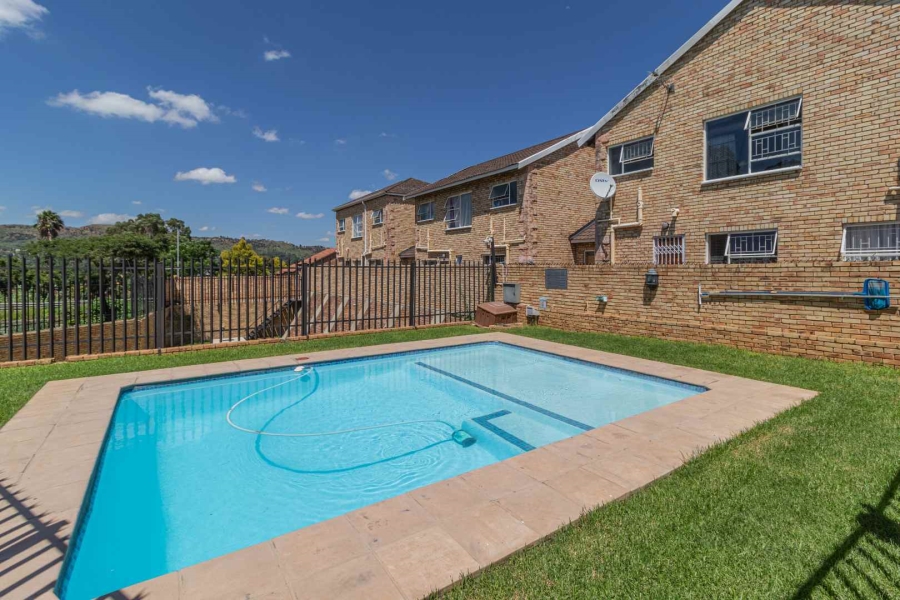 To Let 3 Bedroom Property for Rent in Wilgeheuwel Gauteng
