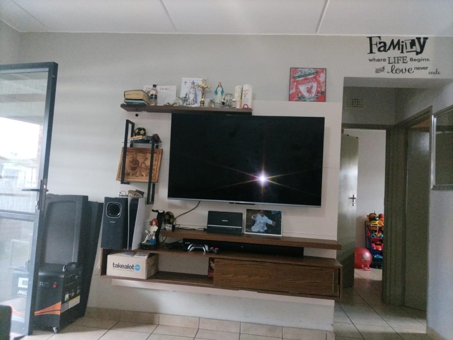 To Let 2 Bedroom Property for Rent in Kibler Park Gauteng