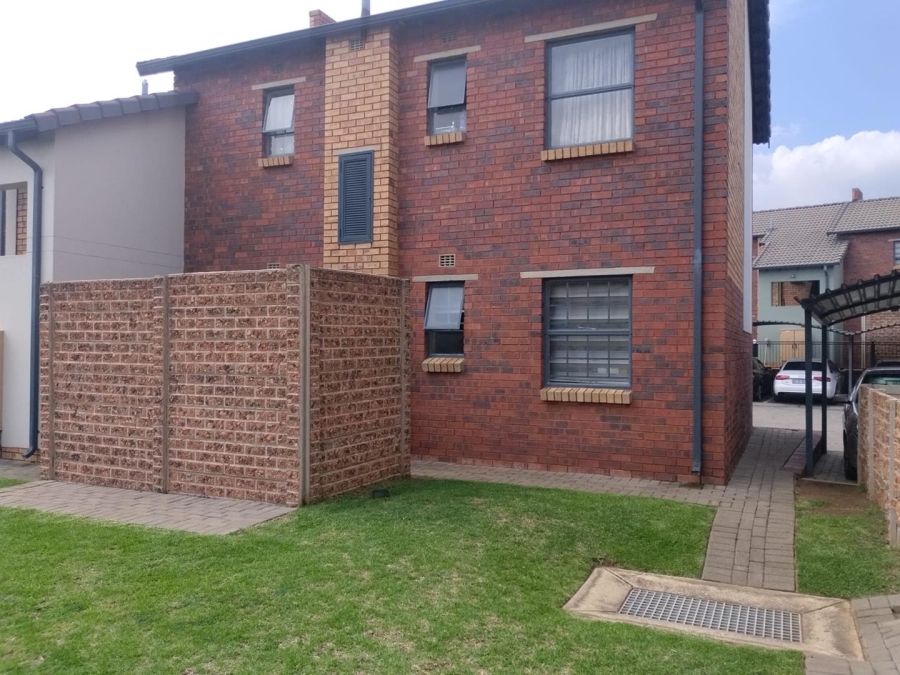 To Let 2 Bedroom Property for Rent in Kibler Park Gauteng