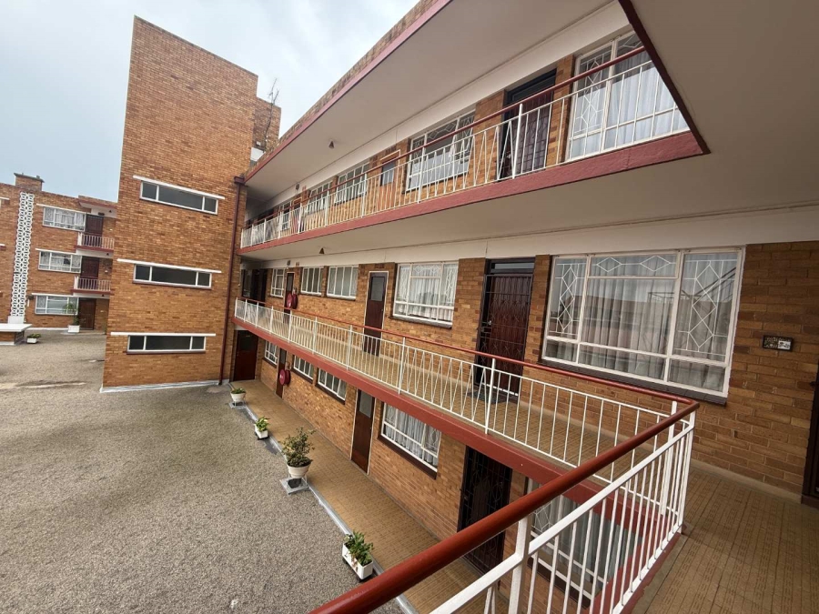 To Let 2 Bedroom Property for Rent in Florida Park Gauteng