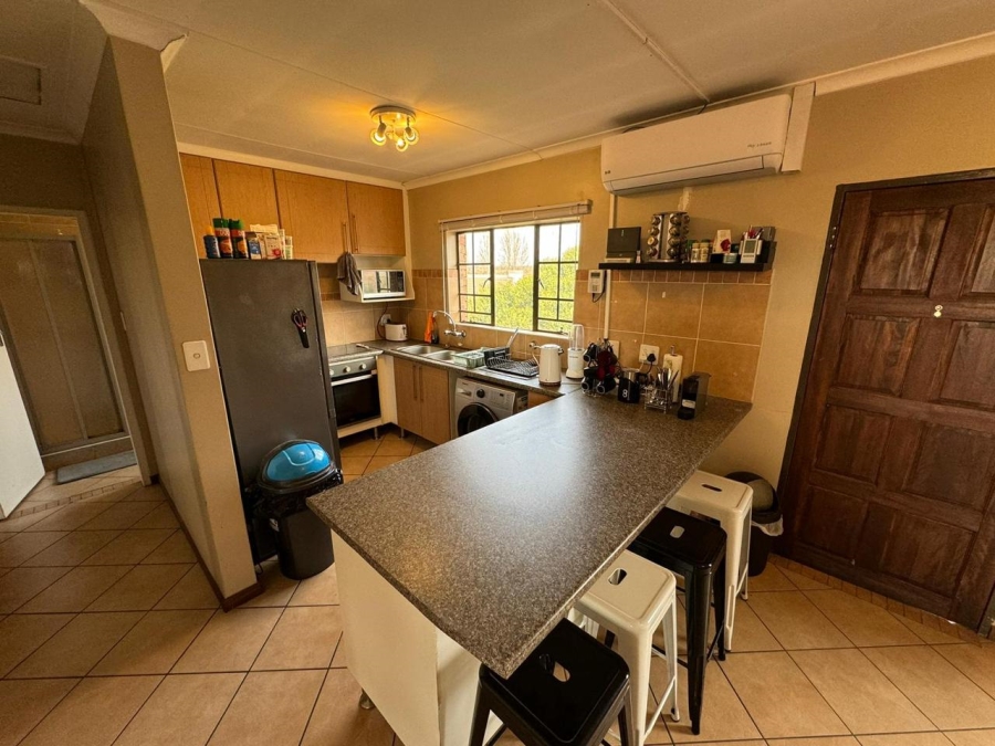 To Let 2 Bedroom Property for Rent in Eco Park Gauteng