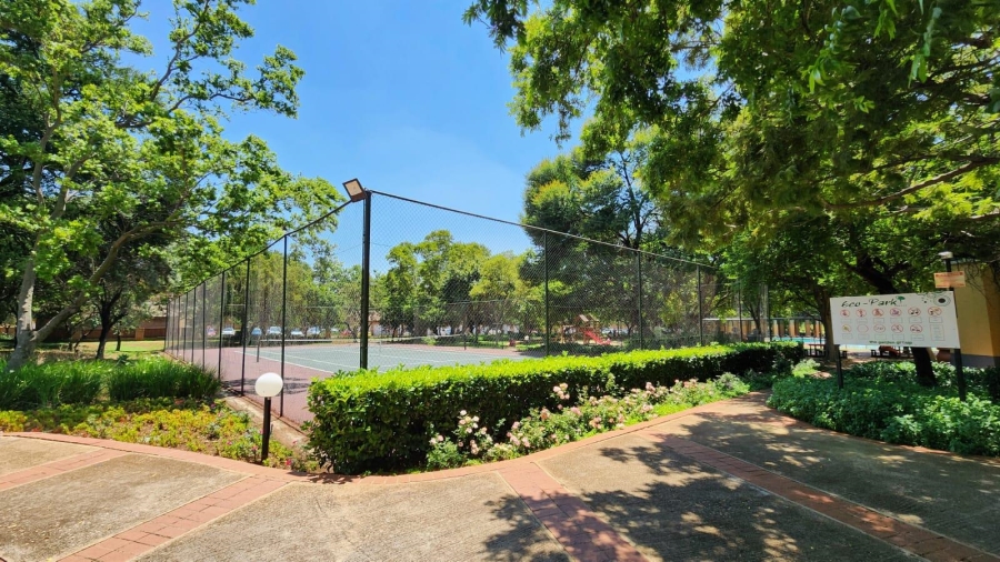 To Let 2 Bedroom Property for Rent in Eco Park Gauteng