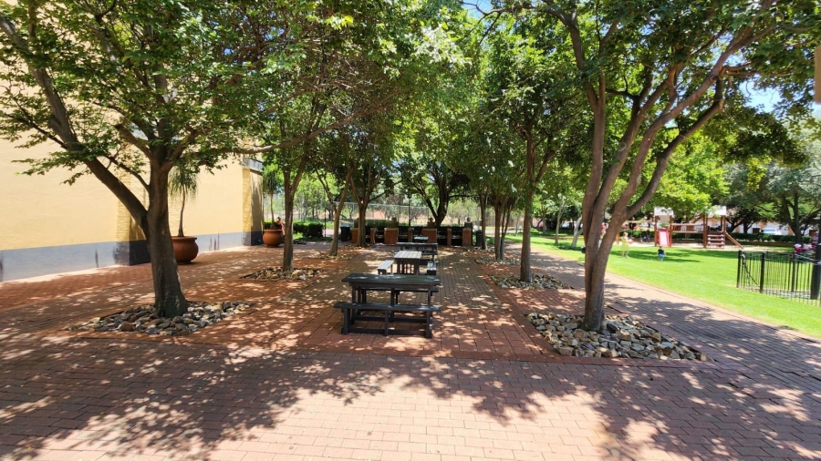 To Let 2 Bedroom Property for Rent in Eco Park Gauteng