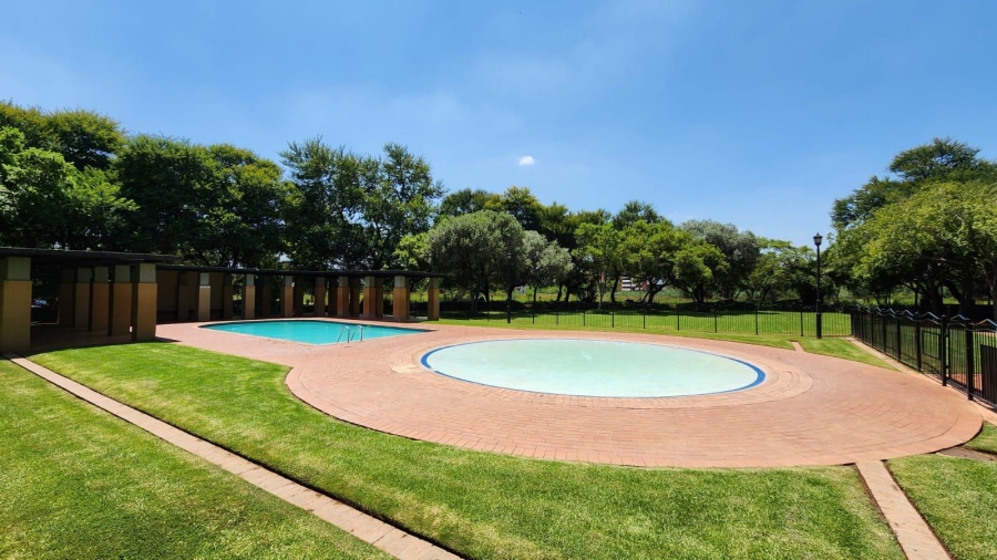 To Let 2 Bedroom Property for Rent in Eco Park Gauteng