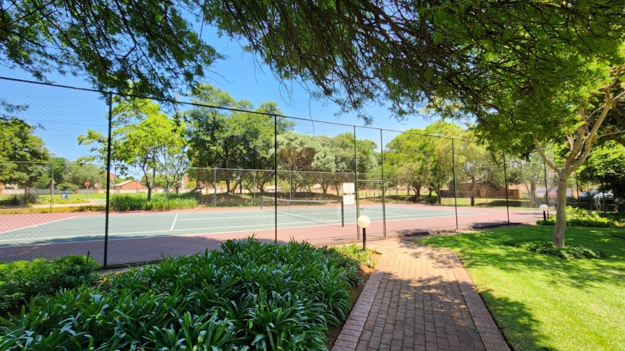 To Let 2 Bedroom Property for Rent in Eco Park Gauteng