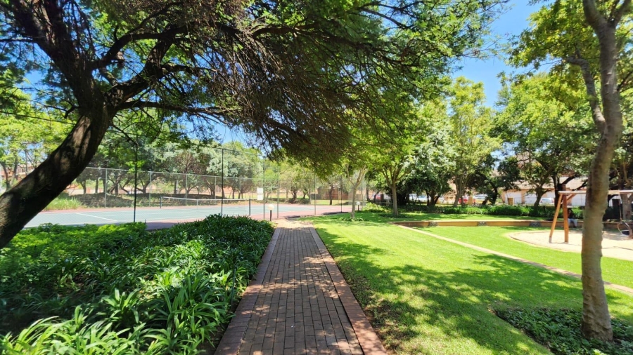 To Let 2 Bedroom Property for Rent in Eco Park Gauteng