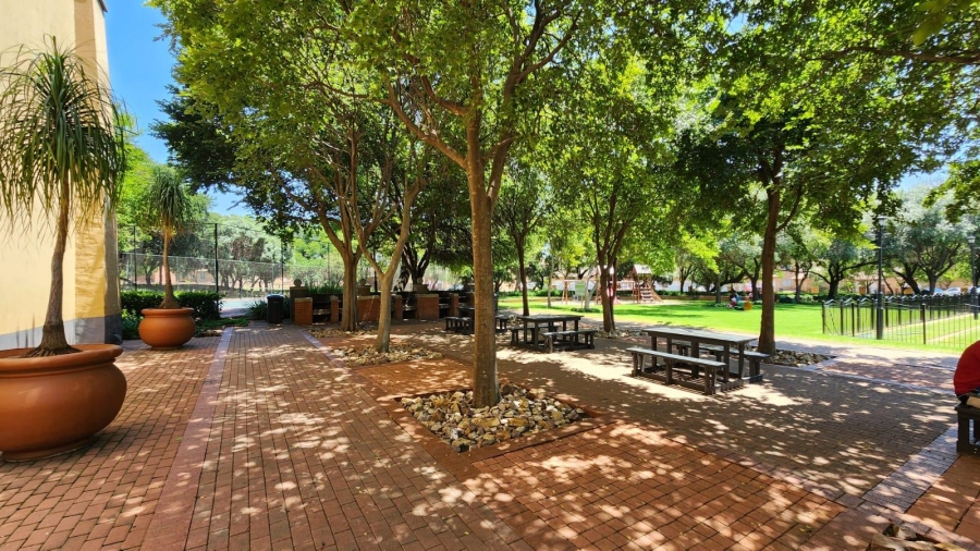 To Let 2 Bedroom Property for Rent in Eco Park Gauteng