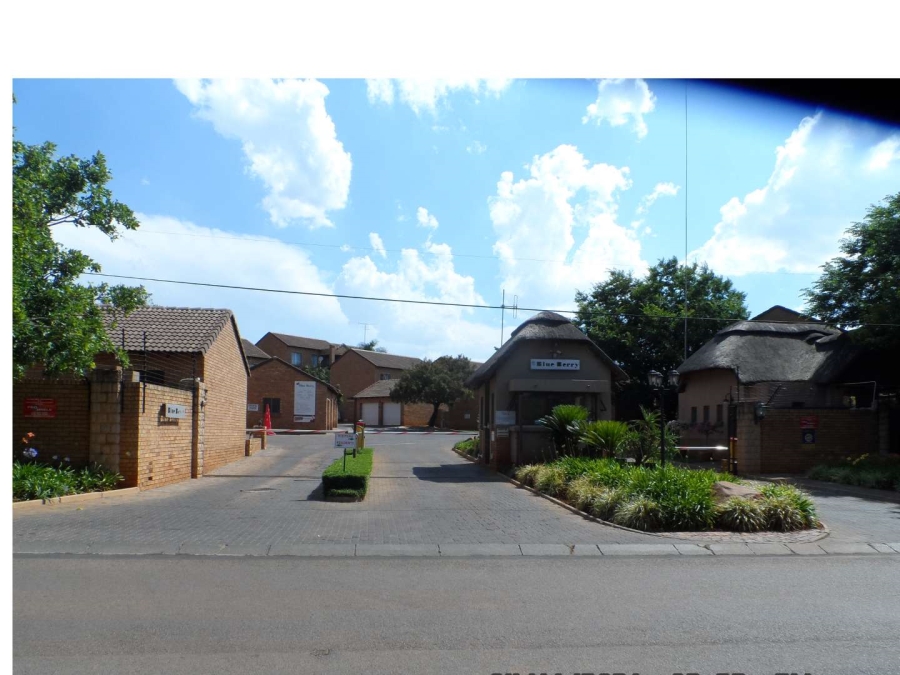 2 Bedroom Property for Sale in Faerie Glen Gauteng