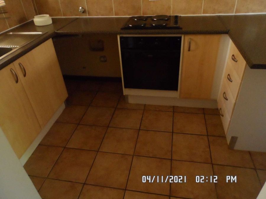 2 Bedroom Property for Sale in Faerie Glen Gauteng