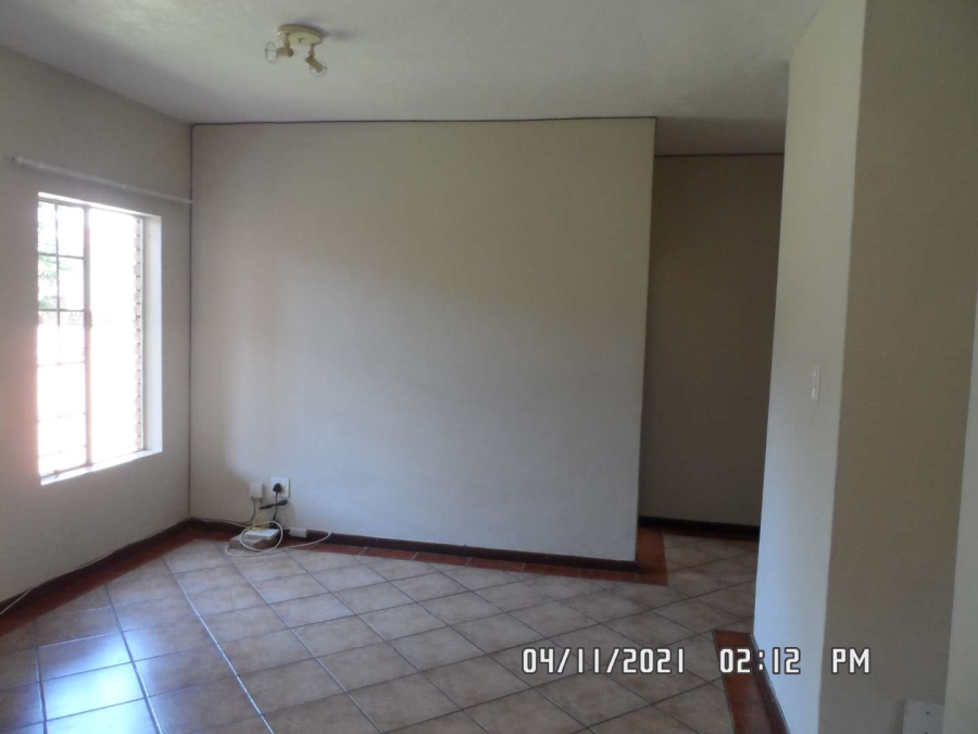 2 Bedroom Property for Sale in Faerie Glen Gauteng