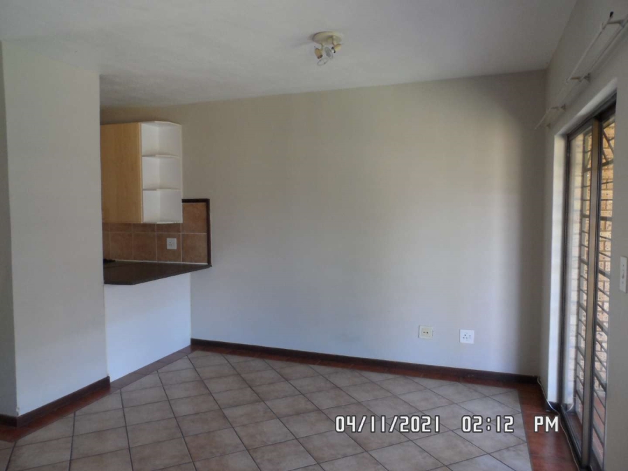 2 Bedroom Property for Sale in Faerie Glen Gauteng