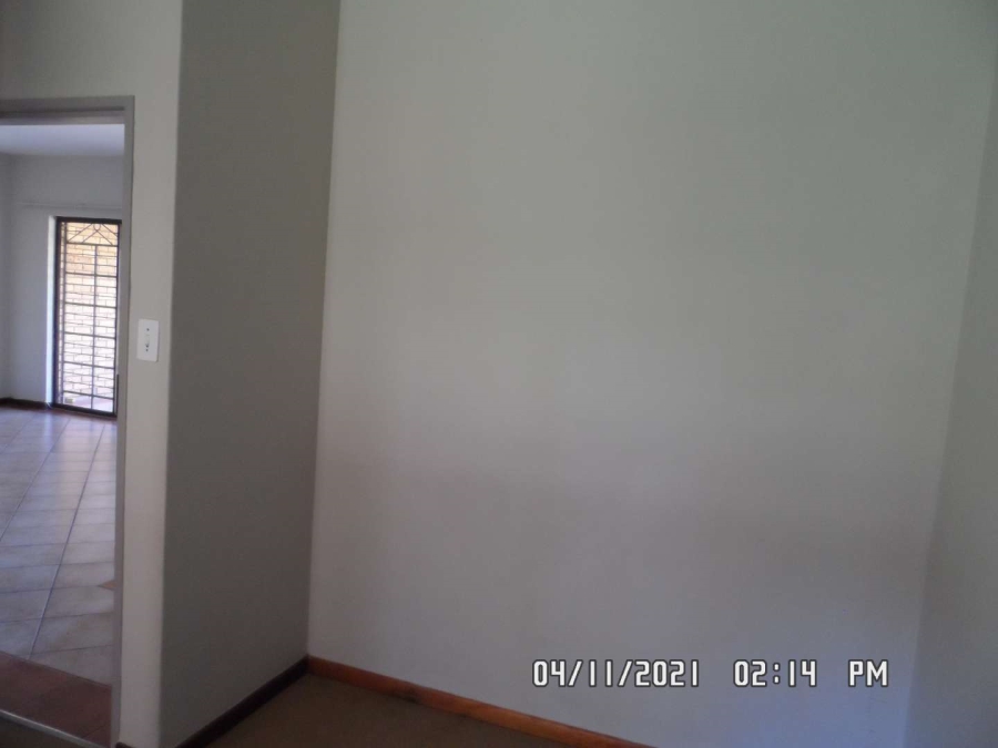 2 Bedroom Property for Sale in Faerie Glen Gauteng