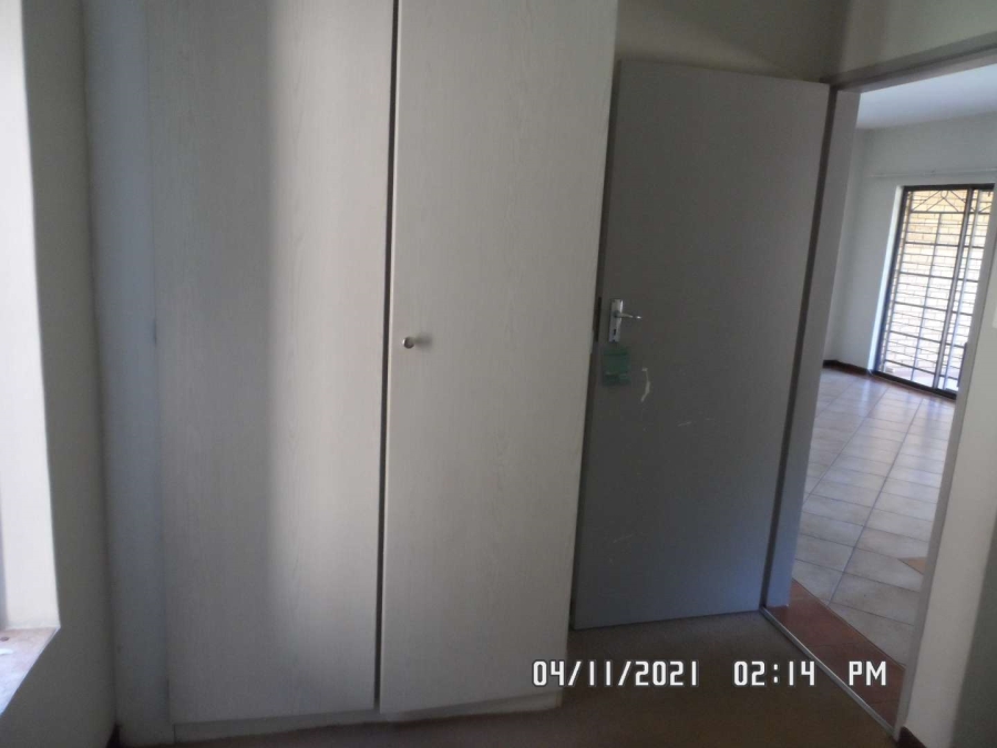 2 Bedroom Property for Sale in Faerie Glen Gauteng