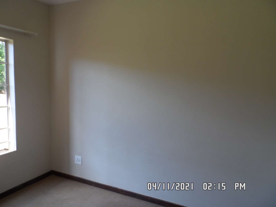2 Bedroom Property for Sale in Faerie Glen Gauteng